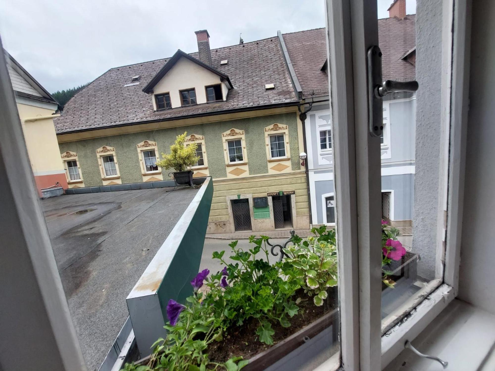 Gasthof Zur Post Eisenerz Exterior photo